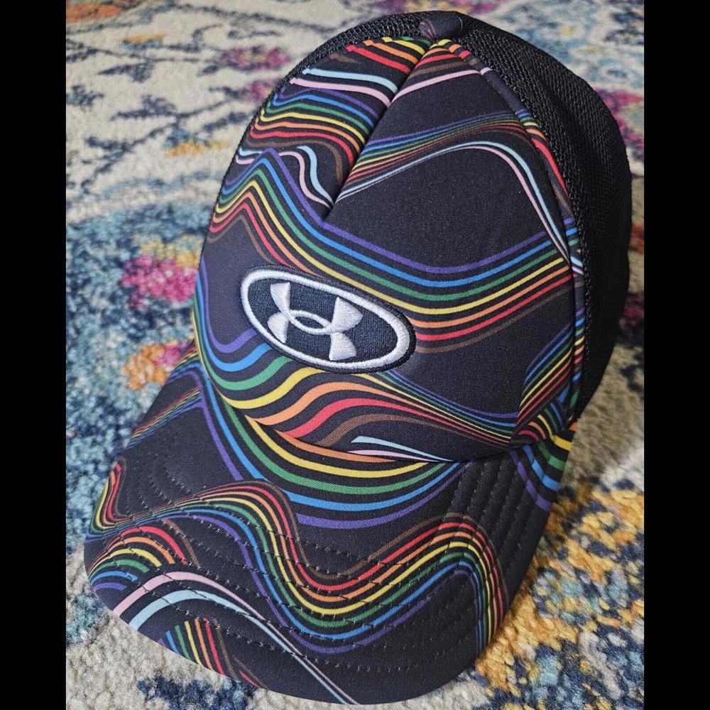 Under Armour UNISEX UA Rainbow Pride Logo Trucker snapback